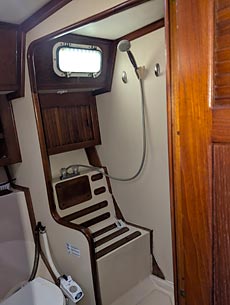 Endeavour 38 Sailboat - Shower