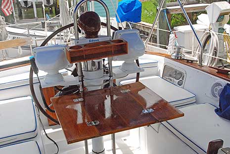 1983 Endeavour 40 Sailboat Cockpit