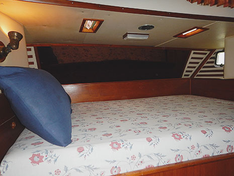 1984 Endeavour 40 Sloop Sailboat