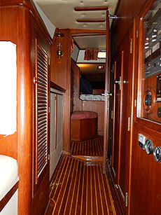 1984 Endeavour 40 Sloop Sailboat