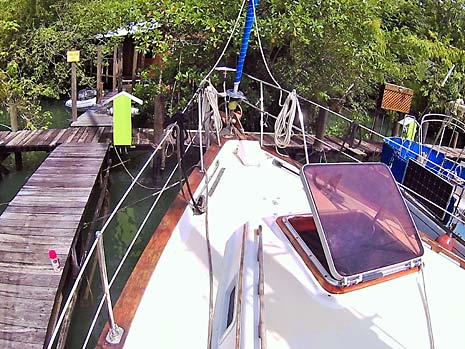 1984 Endeavour 40 Sailboat Foredeck