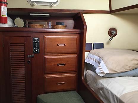 1983 Endeavour 40 Sailboat - Aft Cabin