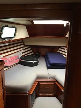 1983 Endeavour 40 Sailboat - v-berth