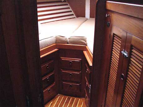 1985 Endeavour 42 Sailboat