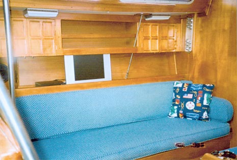 1985 Endeavour 42 Sailboat Salon