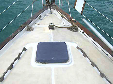 1985 Endeavour 42 Foredeck and Windlass