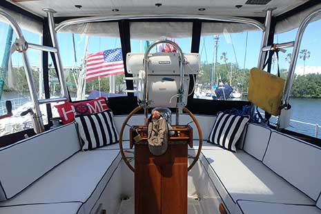 Endeavour 43 Ketch Center Cockpit