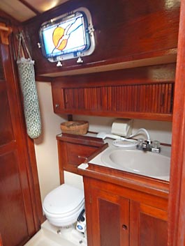 1980 Endeavour 37 Ketch Head