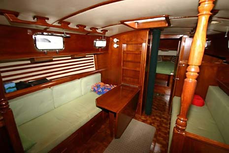 1980 Endeavour 37 Plan-B Salon