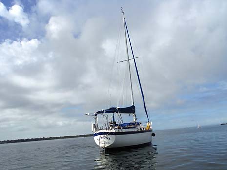 1980 Endeavour 37 at anchor