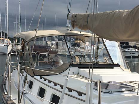 1984 Endeavour 38 Aft Cockpit Sailboat Deck