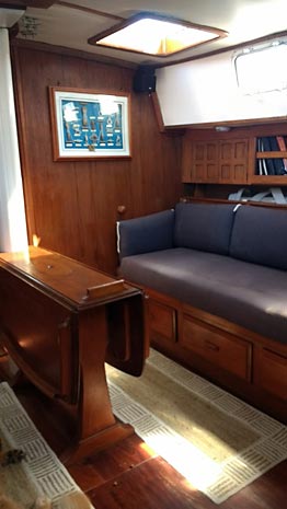 1981 Endeavour 40 Sailboat — Salon