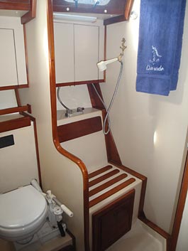 1985 Endeavour 42 Sailboat Head