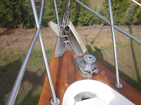 1985 Endeavour 42 Sailboat Bow